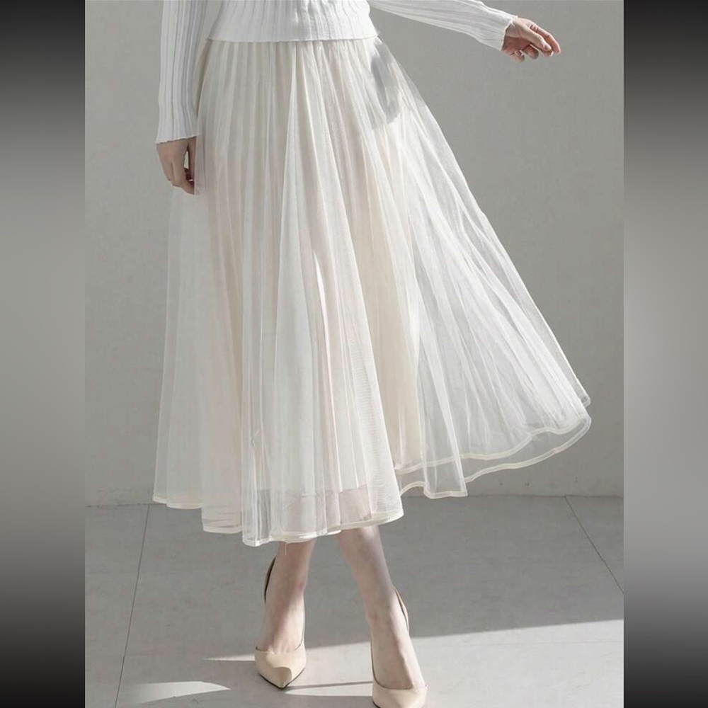 Mesh off-white skirt - long